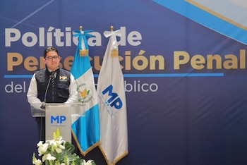 En su intervención, el doctor Melvin Giovanni Portillo, secretario de Política Criminal, subrayó el valor de este instrumento, diseñado para priorizar la atención a las víctimas, mejorar las investigaciones criminales y disminuir la impunidad en el país. (Cortesía: Ministerio Público)