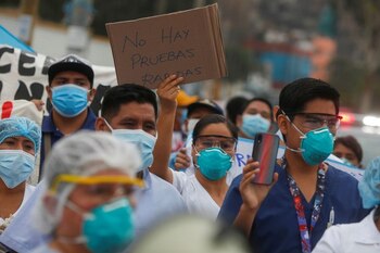 Un trabajador de la salud