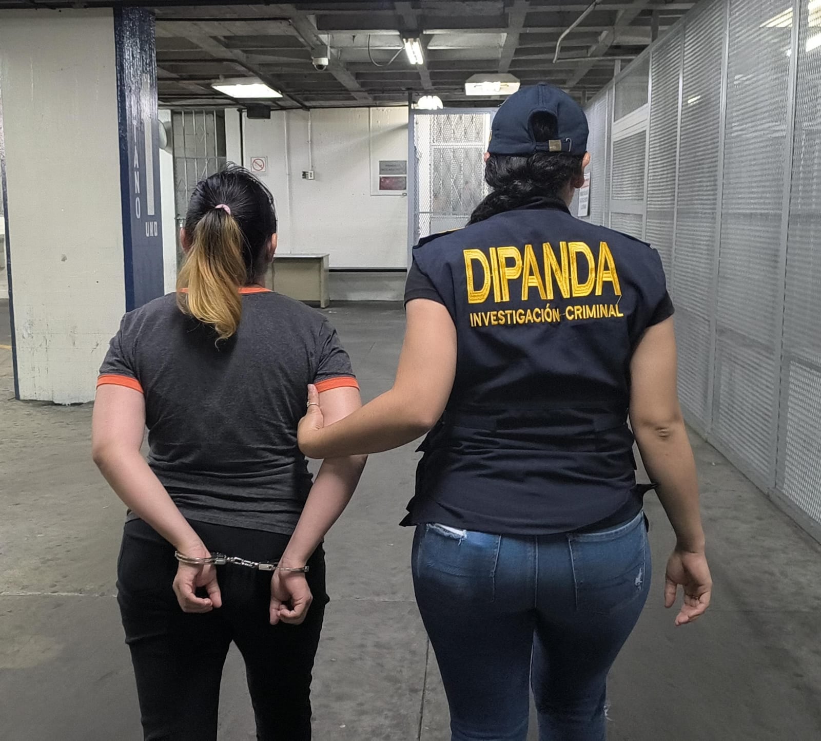 Captura de Zuly “N”, alias “La Canche”, refuerza la lucha contra la Mara Salvatrucha y el uso de armas robadas en Guatemala. (Cortesía: PNC Guatemala)