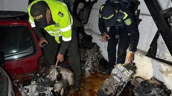 Tras alerta de incendio, dos hombres fueron capturados por hallazgo de motores con series alteradas en una bodega en Bogotá: así fue el operativo