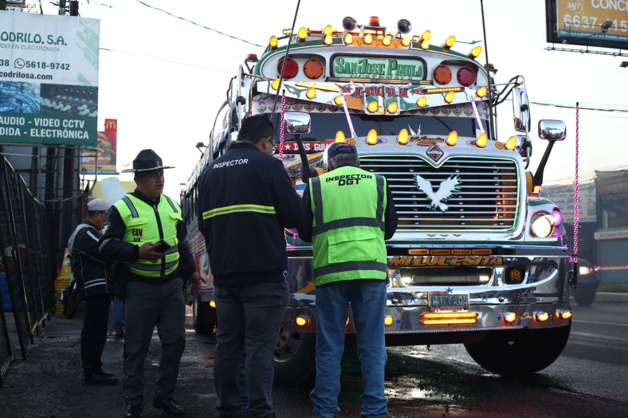El viceministro de Transportes explicó por qué cada vez menos jóvenes eligen conducir camiones. La norma local y las condiciones laborales se cruzan con un mercado que crece. Cambiarlo exigiría reformas y formación más exigente (Foto cortesía Ministerio de Comunicaciones, Infraestructura y Vivienda)
