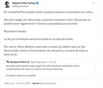 El senador Miguel Uribe crítica