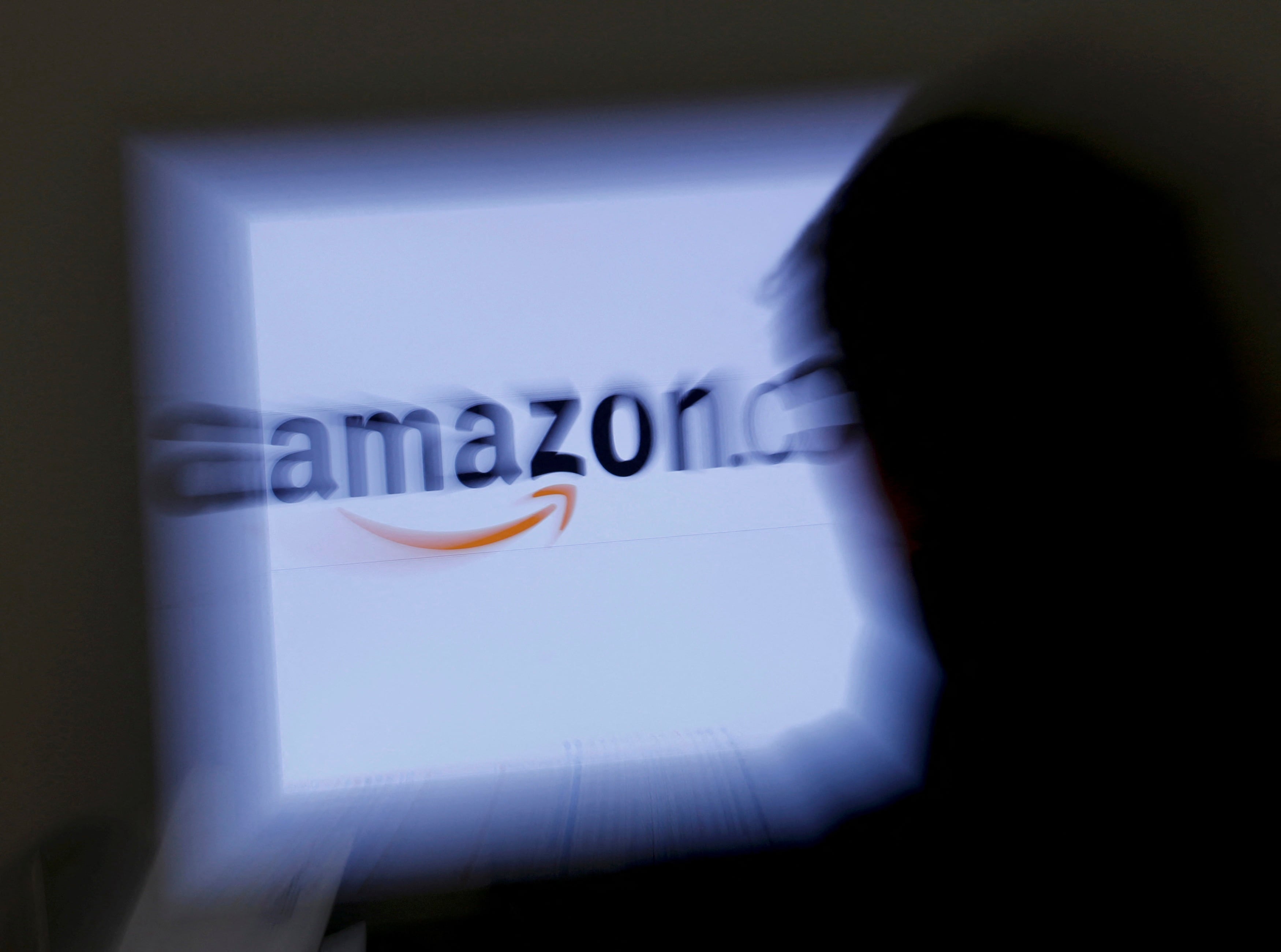 La FTC sostiene que Amazon habría incrementado de manera encubierta y significativa los costos para más de un millón de marcas y vendedores.
REUTERS/Leonhard Foeger