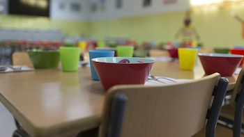 El Gobierno eliminará los ultraprocesados y bebidas azucaradas de los desayunos y meriendas escolares