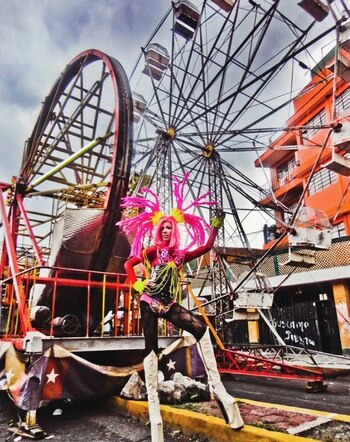 El fotógrafo denuncia que recibió