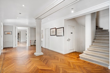 Casa Franco Macri en Barrio Parque - Casa Salvadori