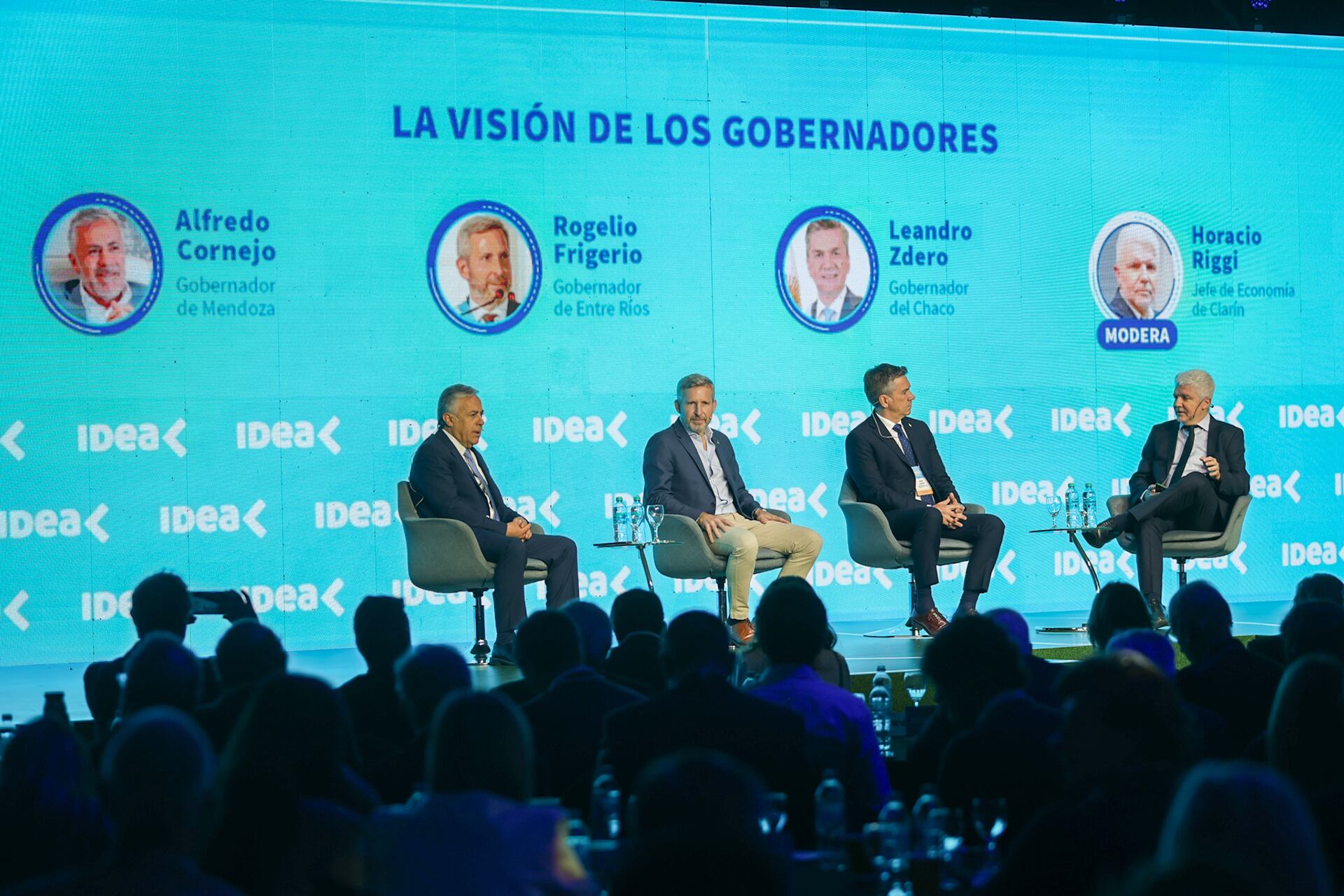 Los gobernadores Alfredo Cornejo (Mendoza), Rogelio Frigerio (Entre Ríos) y Leandro Zdero (Chaco). Crédito: Christian heit