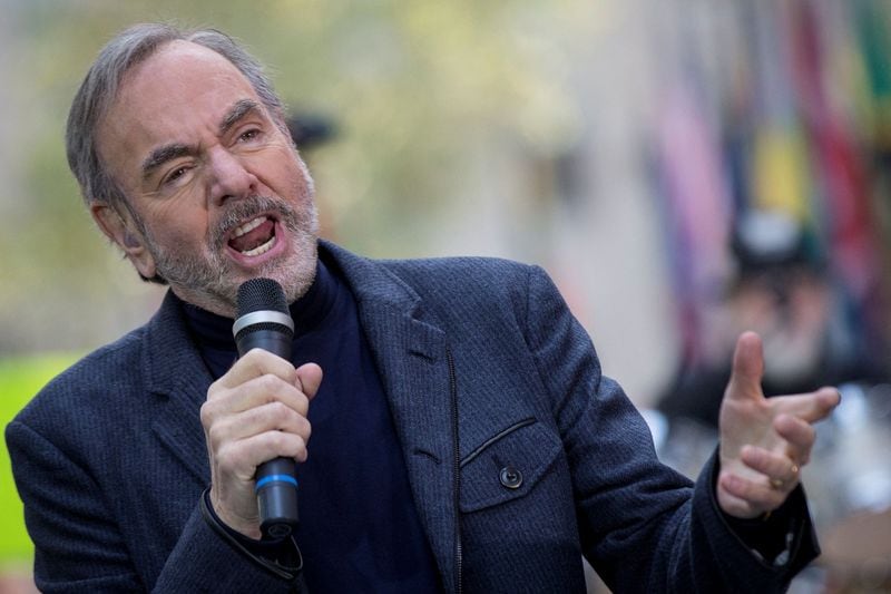El tributo a Neil Diamond incluyó 13 canciones y recibió la aprobación personal del legendario artista estadounidense (REUTERS/Brendan McDermid)