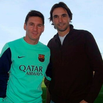 Diego Martínez, técnico de Tigre, con Messi.