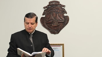 Magistrado Jorge Araya García es reelegido por ocho años más en Costa Rica pese al rechazo de 29 diputados oficialistas