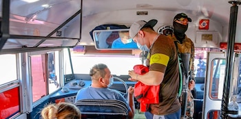 Solo en los últimos dos años, desaparecieron 750 unidades de buses y microbuses del transporte público salvadoreño. (Cortesía: Asamblea Legislativa)