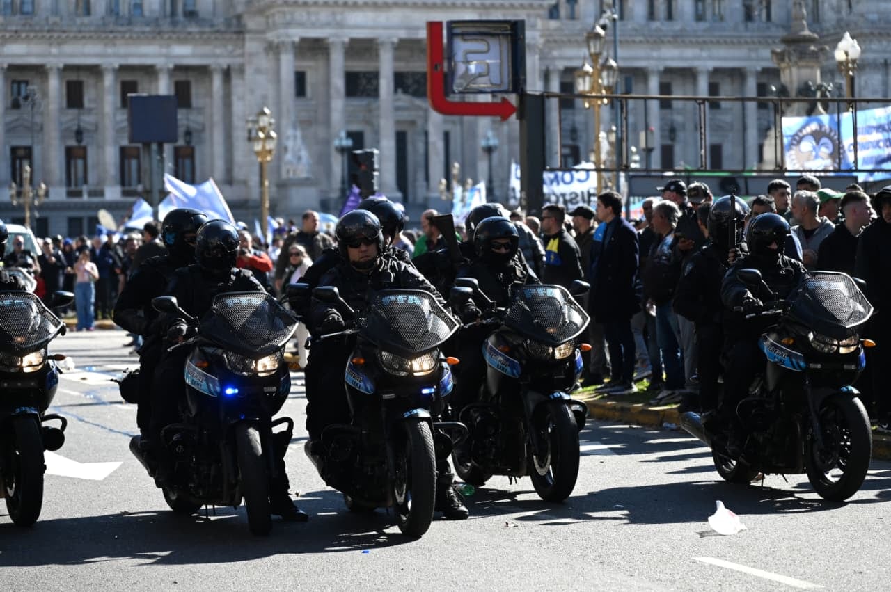 Los disturbios fuera del Congreso (RS Fotos)