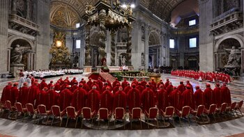 La costumbre de adoptar un