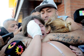 Familiares de la bebé al