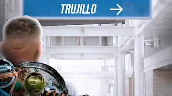Paolo Guerrero desembarca en Trujillo con una maleta llena de galardones. - Crédito: Difusión.