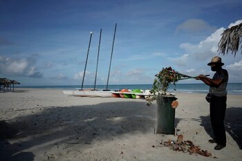 Una playa vacía en Cuba.