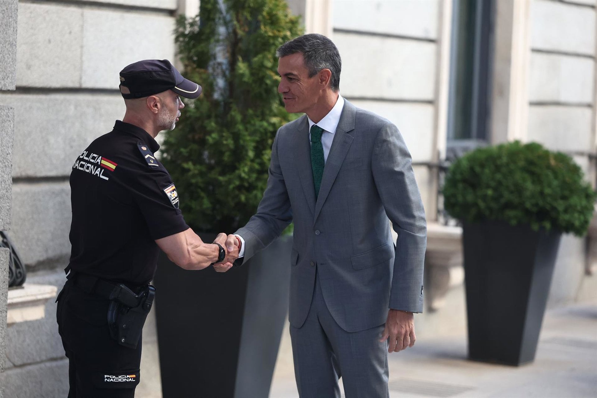 03/09/2026 El presidente del Gobierno, Pedro Sánchez, a su llegada a una sesión plenaria en el Congreso de los Diputados, a 3 de septiembre de 2026, en Madrid (España). Sánchez comparece este jueves ante el Pleno del Congreso para informar sobre la gestión del Ejecutivo en relación con los hechos ocurridos en Ceuta desde el pasado 30 de julio y sobre la situación que atraviesa la ciudad autónoma.
POLITICA
Eduardo Parra - Europa Press