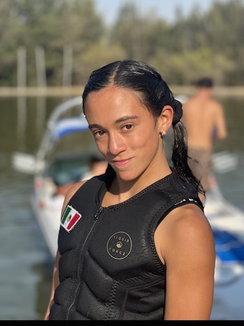 Natasha Landsmanas se llevó la Medalla de Oro tras quedar primera en Esqui Acuático en la prueba de Wakeboard