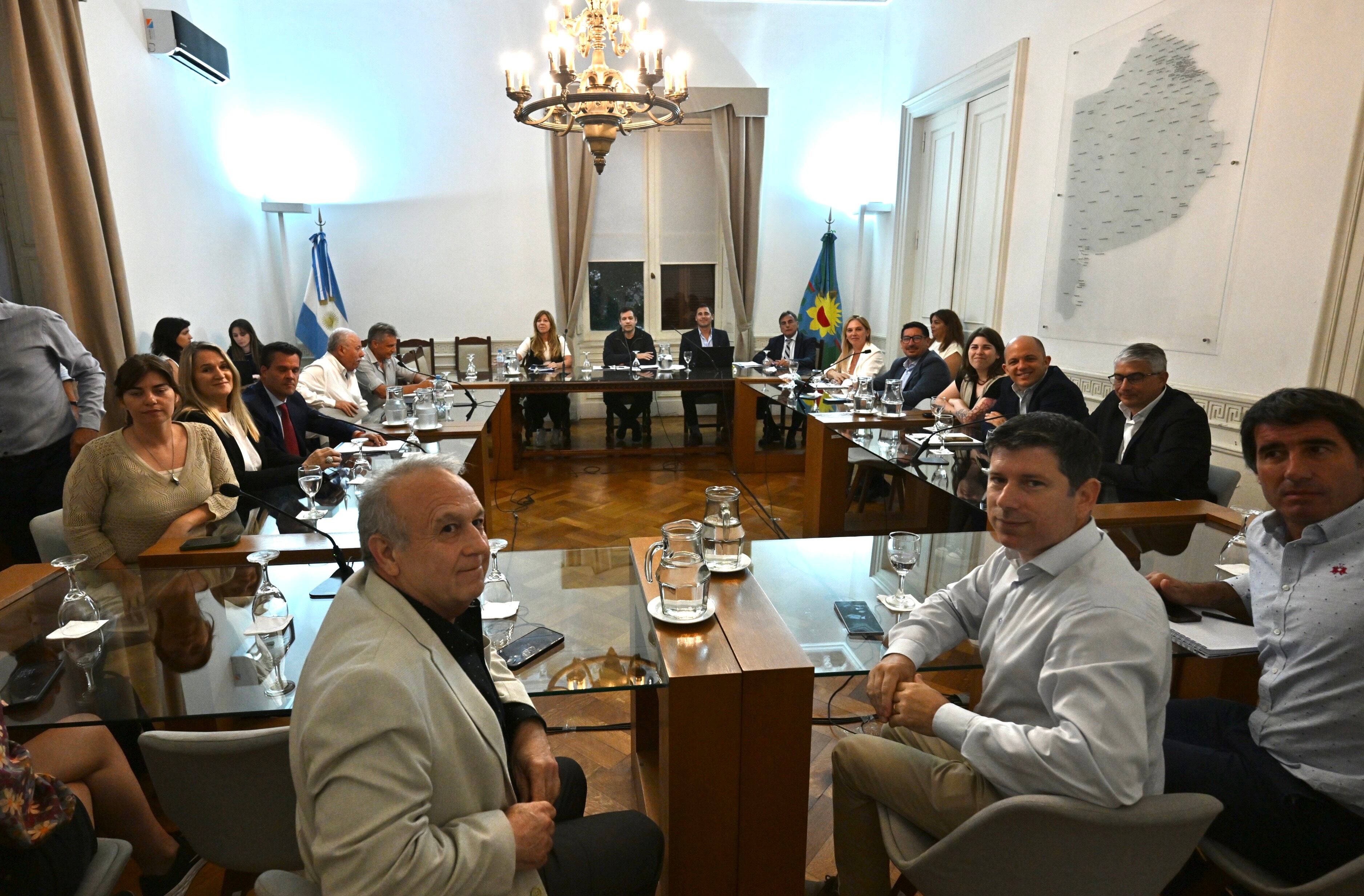 La comisión de Presupuesto emitió dictamen al endeudamiento que requirió Kicillof (Fotos: AG La Plata)