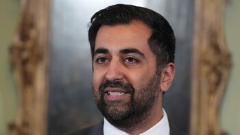 Renunció el primer ministro de