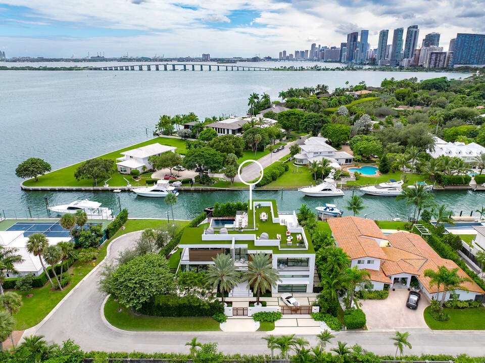 Bay Point atrae compradores de lujo por su acceso restringido, sus calles privadas y sus vistas al mar en una zona exclusiva de Miami