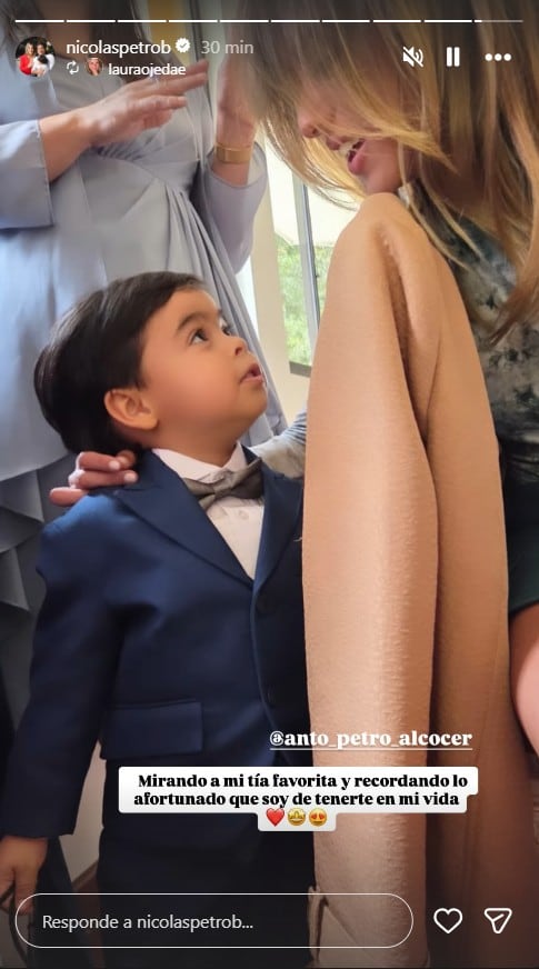 La hija menor del presidente compartió con su sobrino Luka durante el matrimonio de Nicolás Petro y Laura Ojeda - crédito @nicolaspetrob/Instagram