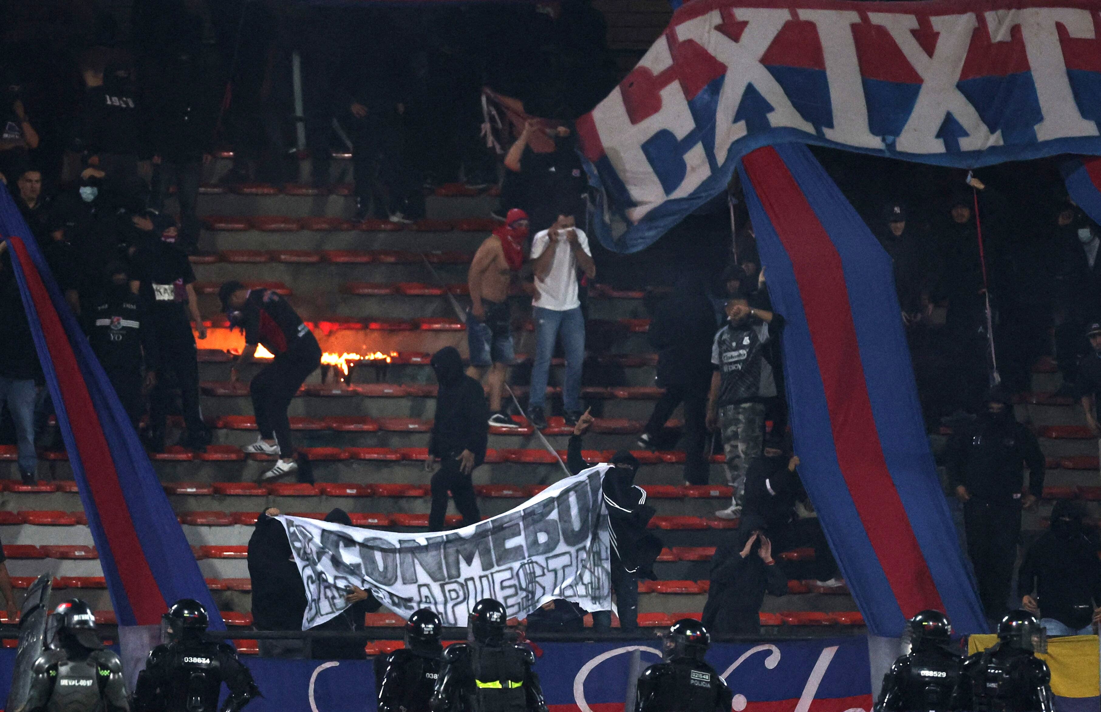 El partido entre Independiente Medellín y Flamengo fue cancelado tras incidentes de hinchas en el estadio Atanasio Girardot-crédito Luisa González/REUTERS