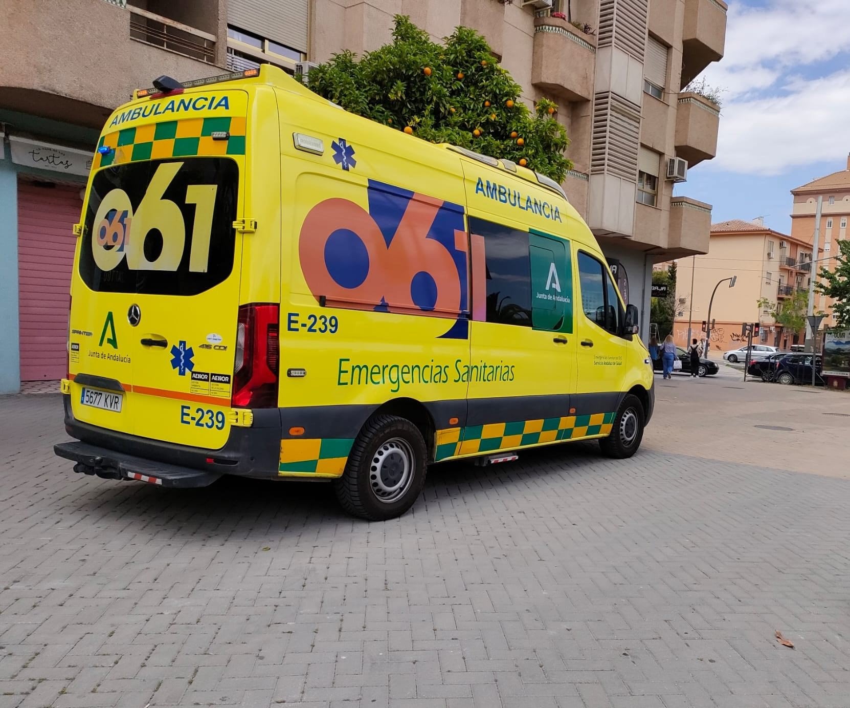 30/04/2025 Una ambulancia del 061 en Jaén.POLITICA
