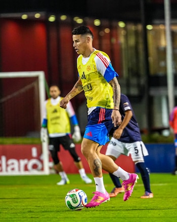 James Rodríguez fue de los primeros en unirse y el técnico Néstor Lorenzo destacó su buen estado físico - crédito FCF