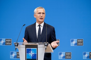 La OTAN suspendió por completo