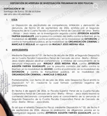 Documento legal impreso con sellos y texto mecanografiado sobre una investigación penal, con marcas de agua digitales superpuestas