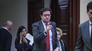 Óscar López aplaude que Bolaños demande a Aldama y no descarta que el PSOE se querelle contra el empresario