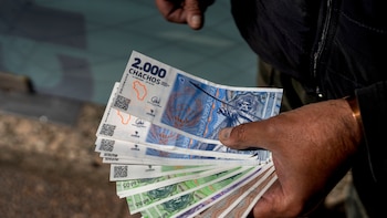 Vuelven los Chachos: qué son las cuasimonedas y cómo funcionaron en la crisis de 2001 otros bonos como el Patacón y el Cecacor
