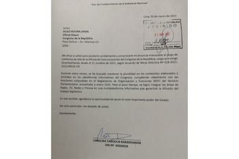 Renuncia jefa de comunicaciones del Congreso por presuntas presiones de asesores de María del Carmen Alva