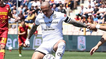 Gianluca Lapadula se asoma al abismo de la Serie C en Italia con Spezia pese a anotación contra Catanzaro