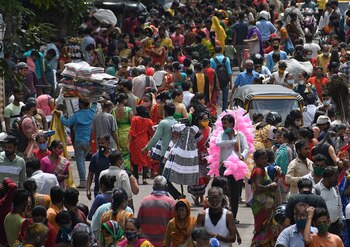 ARCHIVO - Aglomeración de gente