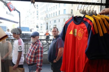 La camiseta de España con la segunda estrella. (Kiko Huesca/EFE)