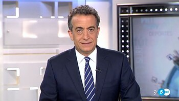 JJ Santos, en 'Informativos Telecinco'. (Mediaset)