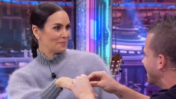 Dabiz Muñoz hinca rodilla y