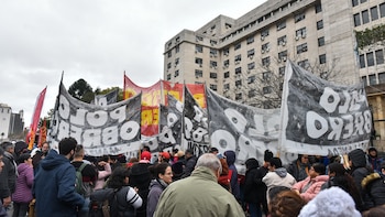 La Justicia prohibió a una dirigente imputada entrar a los comedores del Polo Obrero, pero la autorizó a retirar alimentos