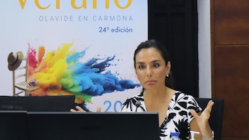 La cónsul del Perú defiende el papel de la diplomacia para "contribuir a la estabilidad internacional"