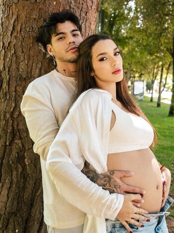 Sebastián Villalobos conmovió las redes al compartir la emotiva reacción de su familia por su futura paternidad - Infobae