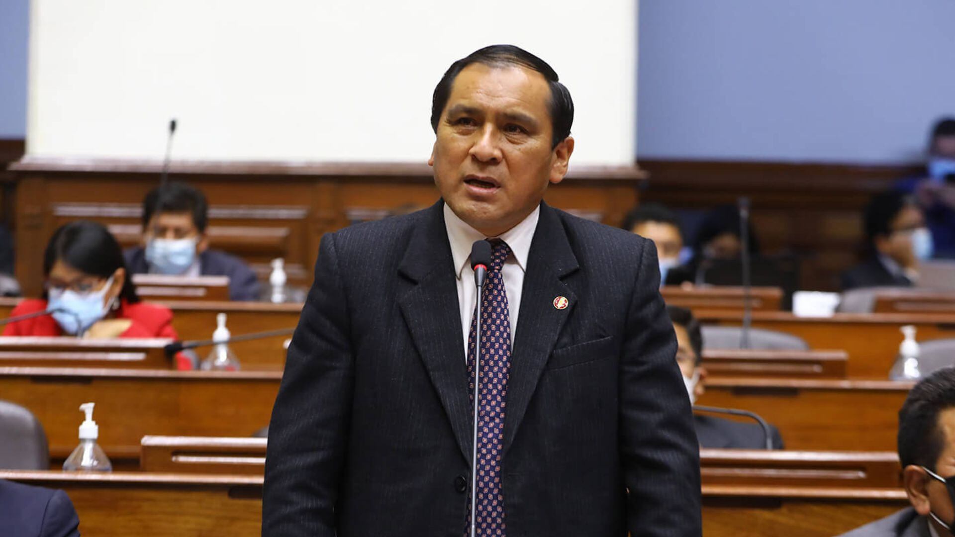Flavio Cruz, presidente de la Comisión de Justicia, resaltó la importancia del dictamen que homologa el incentivo único del CAFAE. - Crédito Congreso