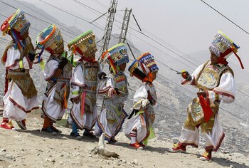 Danzante de tijeras Qori Sisicha