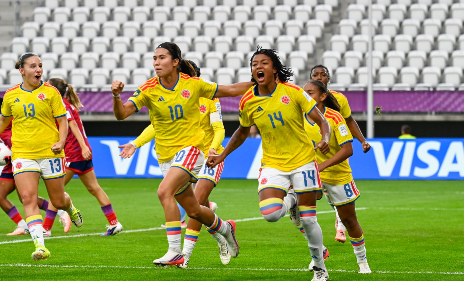 Mariana Silva marcó el 2-1 para Colombia en el segundo tiempo tras aprovechar un balón que quedó sobre la línea - crédito FCF