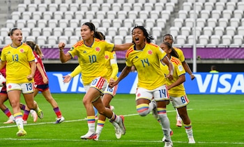 Mariana Silva marcó el 2-1 para Colombia en el segundo tiempo tras aprovechar un balón que quedó sobre la línea - crédito FCF