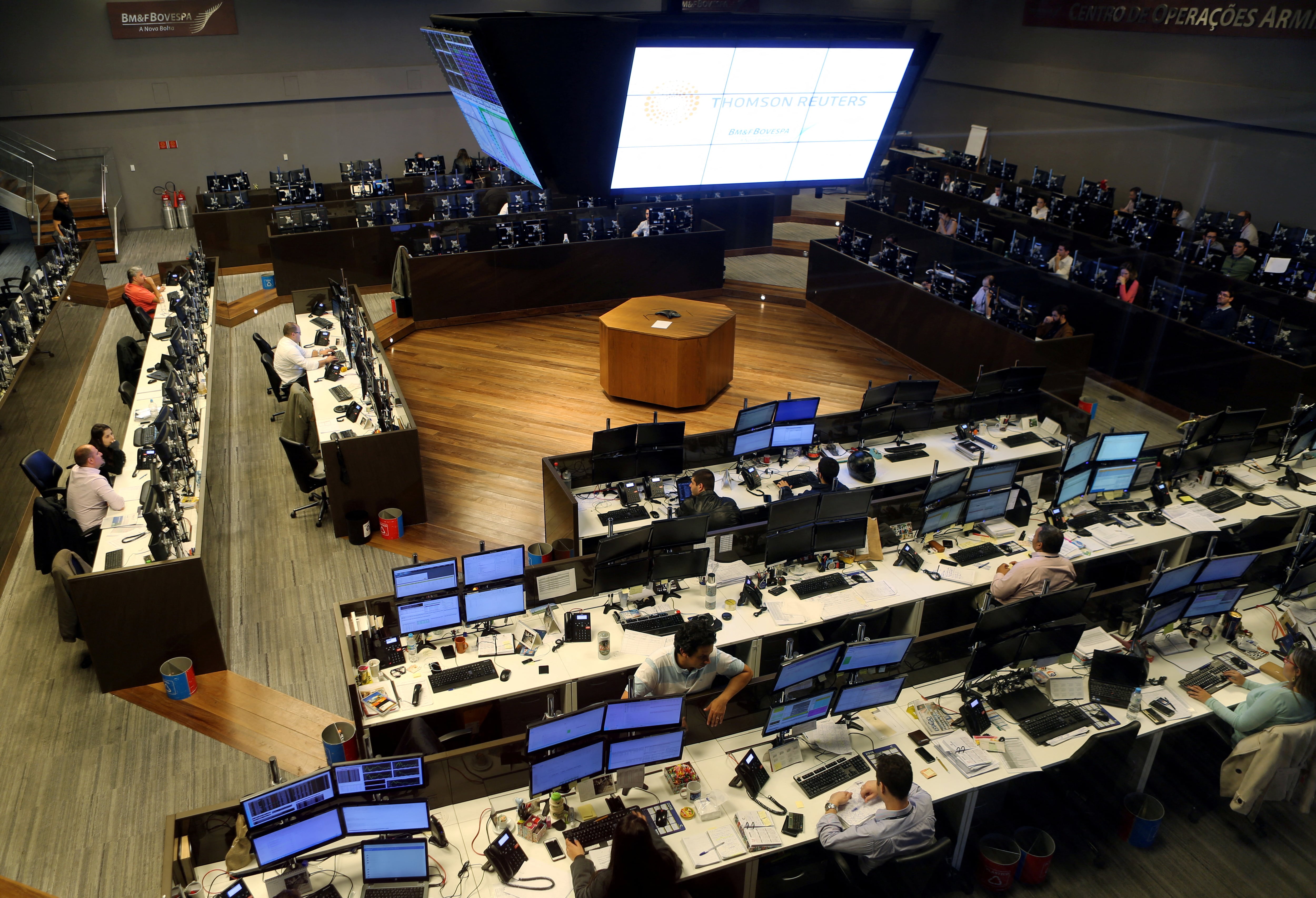 La deuda interna de Brasil consume casi seis puntos del Producto Bruto Interno frente a una tasa de interés que casi triplica a la inflación. (REUTERS/Paulo Whitaker/File Photo)