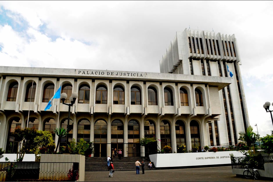 El Organismo Judicial no precisó cuántas armas faltan y presentó una denuncia contra el anterior encargado de la armería, quien renunció sin informar a seguridad. (Organismo Judicial)