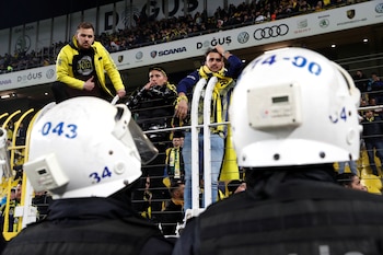 La policía reprimió a los