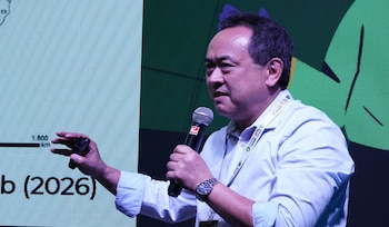 Celso Omoto, entomólogo de la Universidad de São Paulo, Brasil